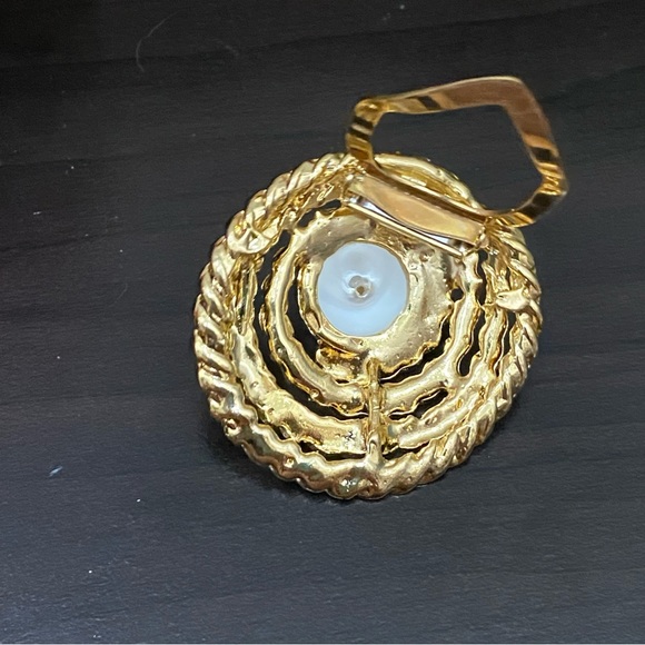 Vintage Unsigned Large Faux Pearl Twisted Rope Gold-tone Scarf Clip - Picture 8 of 11